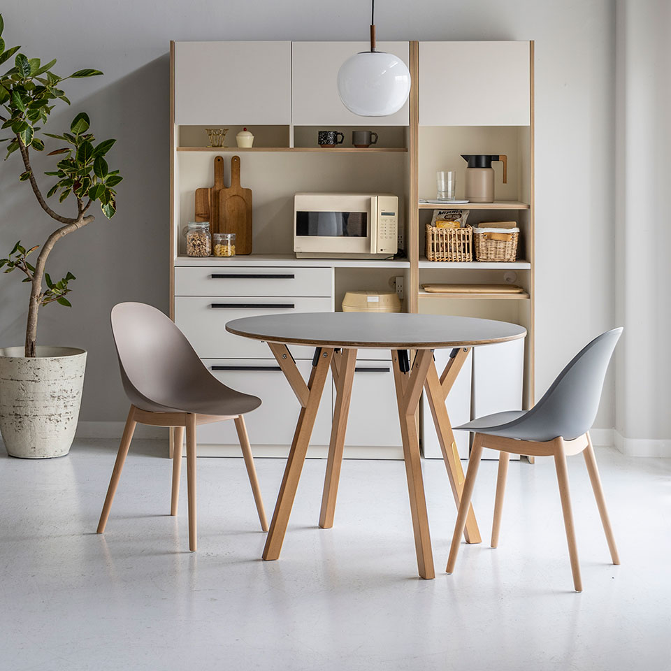 egg_chair_woodleg_00.jpg