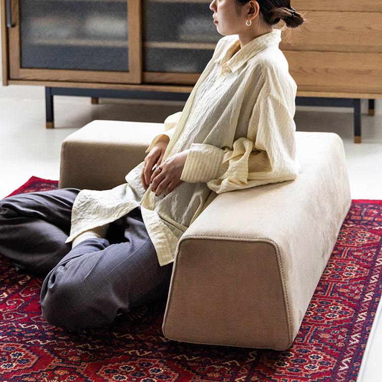 グローL字型クッション使用イメージ(床置き)