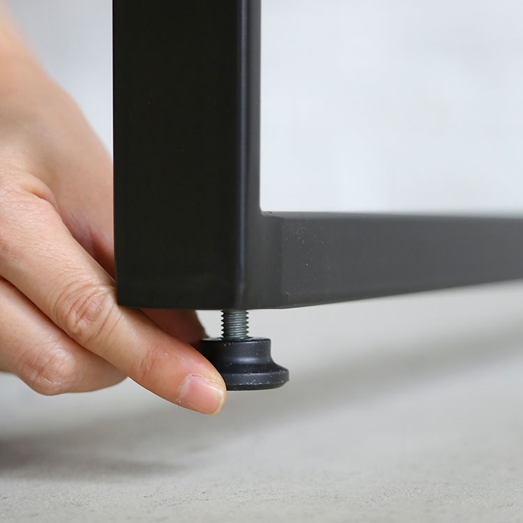 マテリアテーブル脚：アジャスター