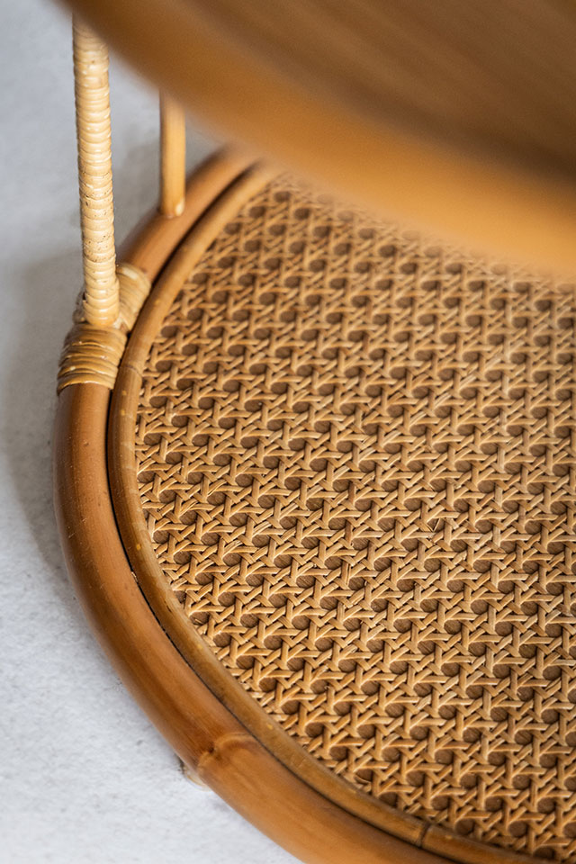 シルバサイドテーブル:拡大