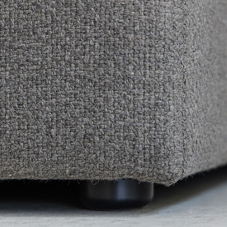 オフトソファ:脚部拡大