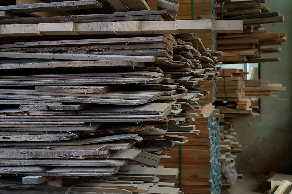 工場視察レポート:古材製造工程