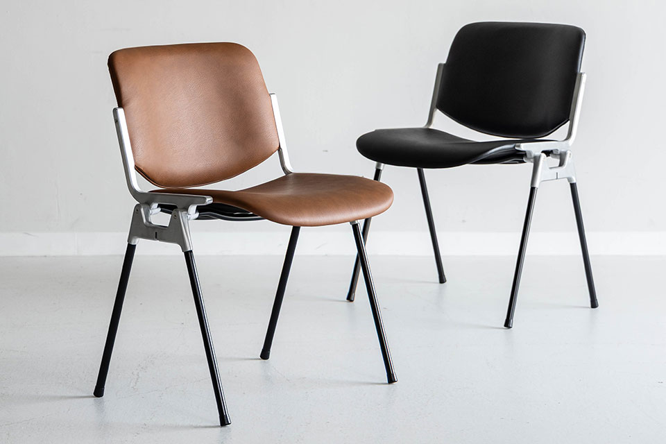 カステルチェアPVC-CAMEL&PVC-BK