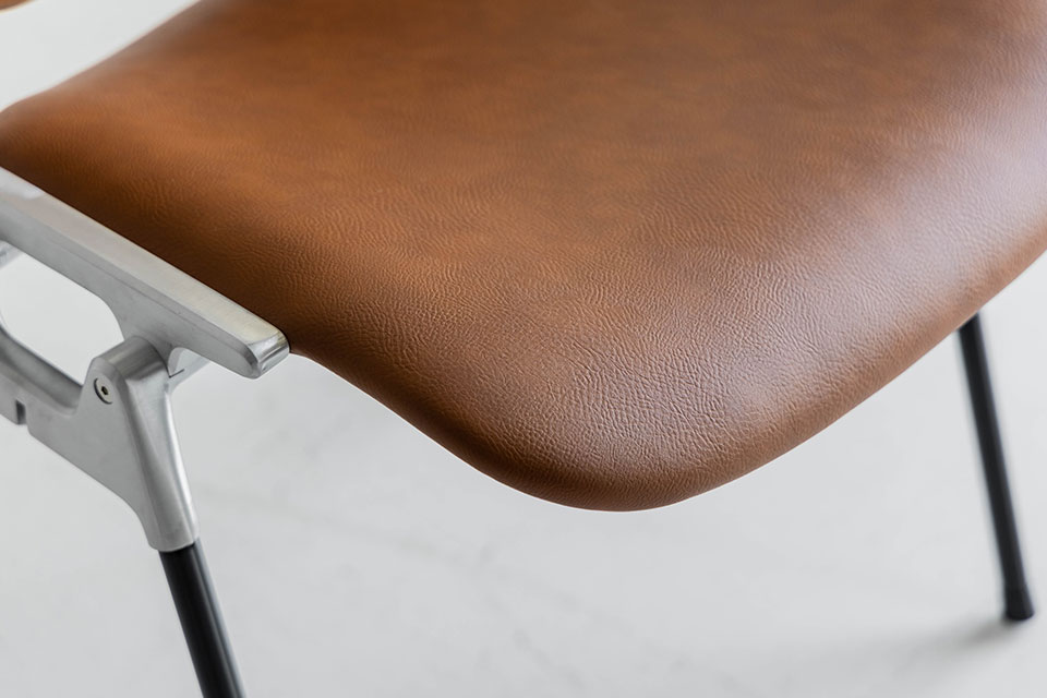 カステルチェアPVC-CAMEL