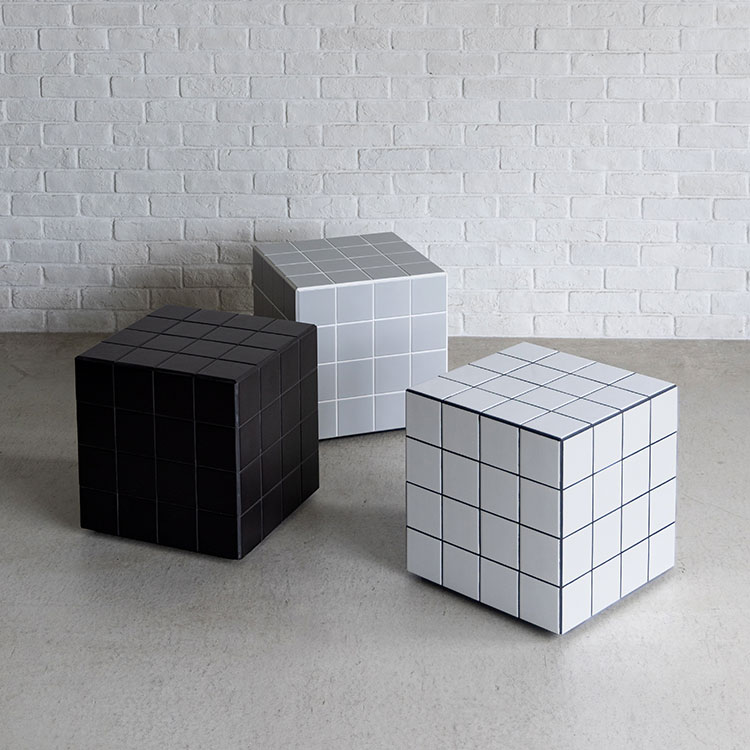 テラサイドテーブル（キューブ型）